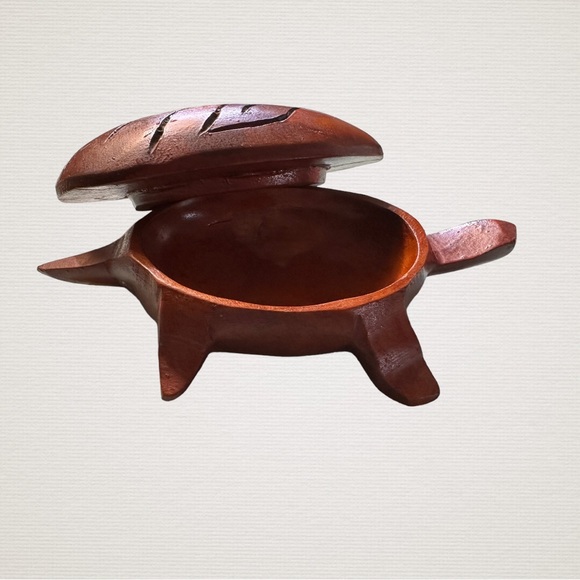 Vintage Hand carved Wood Turtle Tortoise Trinket Box Lid Opens 6” - Picture 2 of 8